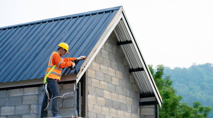 Professional gutter cleaning in Newton, MA